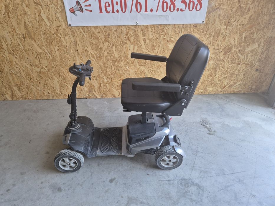 Cărucior scuter electric pentru persoane cu dizabilități sau bătrâni