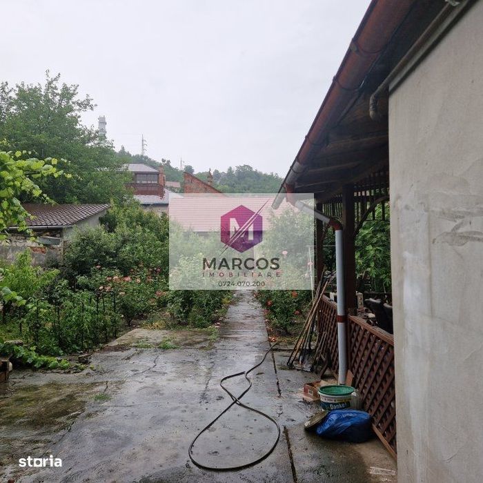 Casa cu etaj/singur in curte