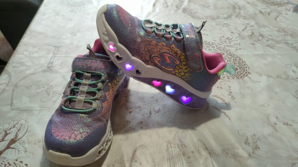 Два чифта детски маратонки Sketchers и Колев и Колев