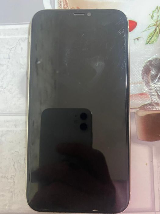 Айфон 11  в хорошем состоянии