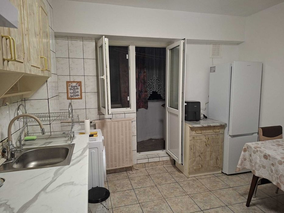 Proprietar, inchiriez apartament 2 camere langa metrou Pacii