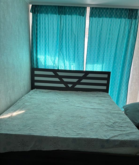 Кровать с матрасом