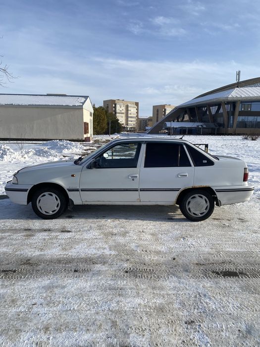 Продам Нексия 1 торг есть