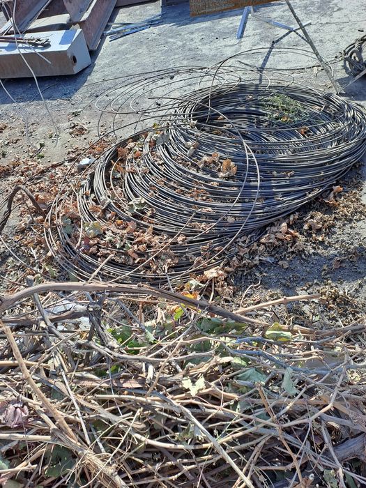 Проволока восьмёрка где-то 500-600 кг