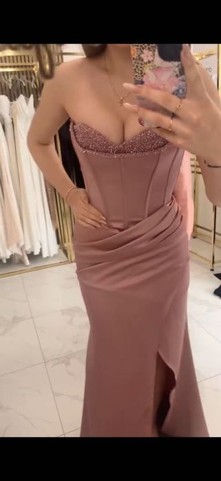 Rochie eveniment satin roz pudra