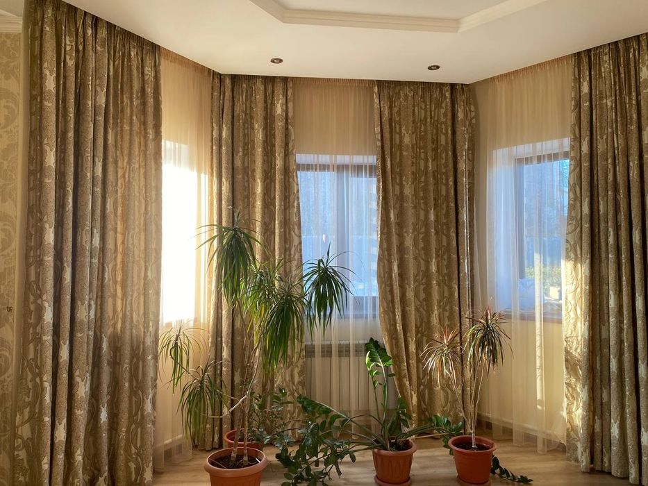 Очень красивые шторы из дорогой натуральной ткани на 4 окна
