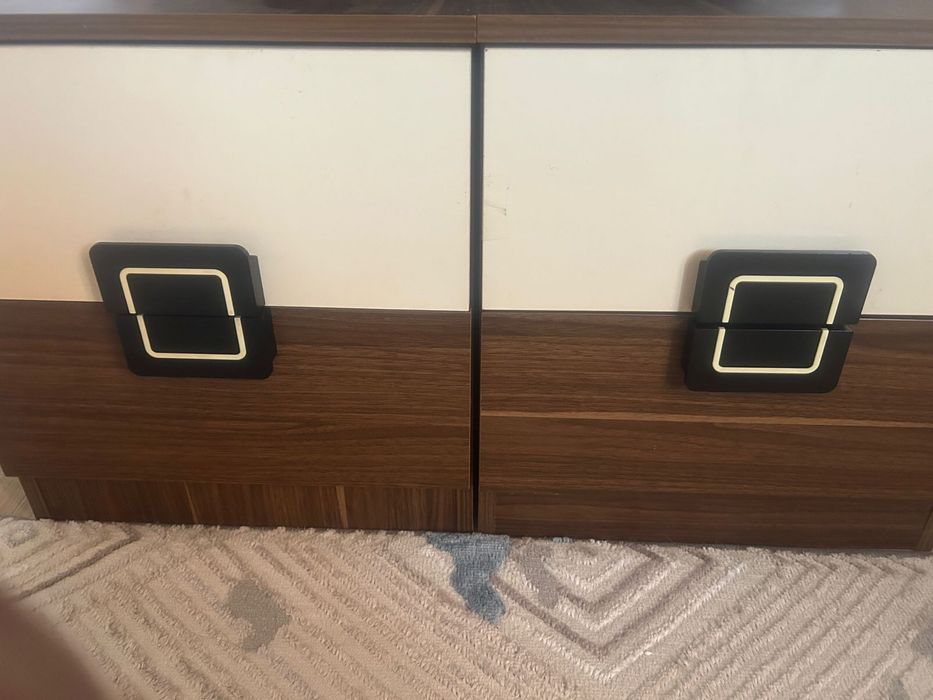 Продаю спальный гарнитур