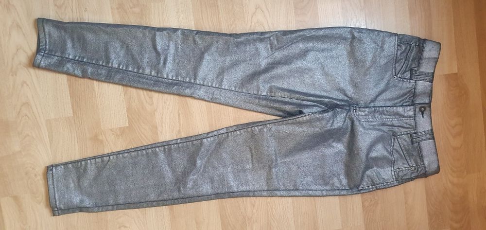 Pantaloni dama argintii