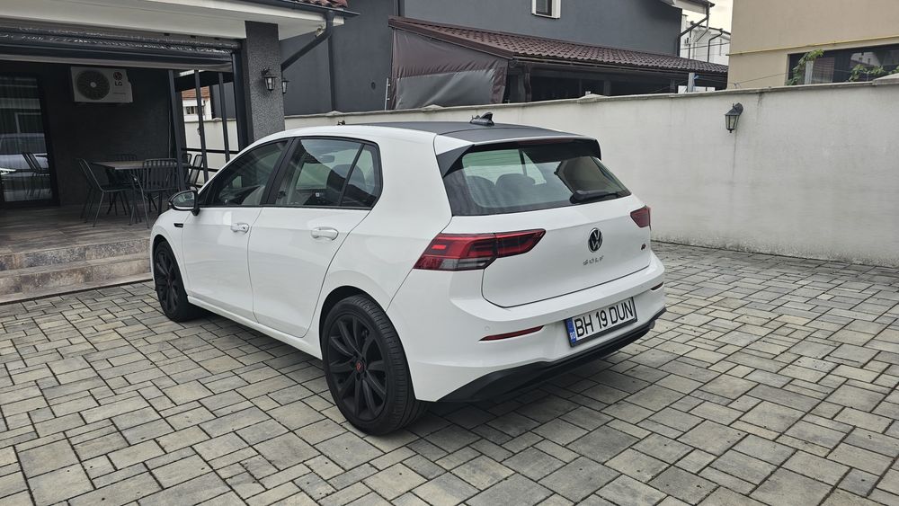 Golf 8 R Line   - VARIANTE +/- !!!