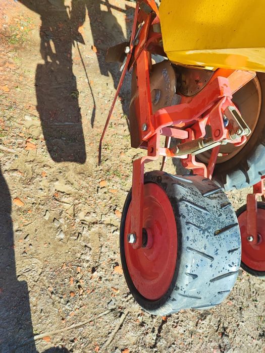 Semanatoare italiana Franzino cu 4 randuri.