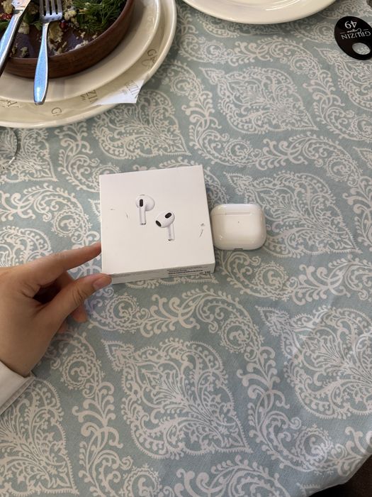 Продам Iphone 12 pro max + эйрподс