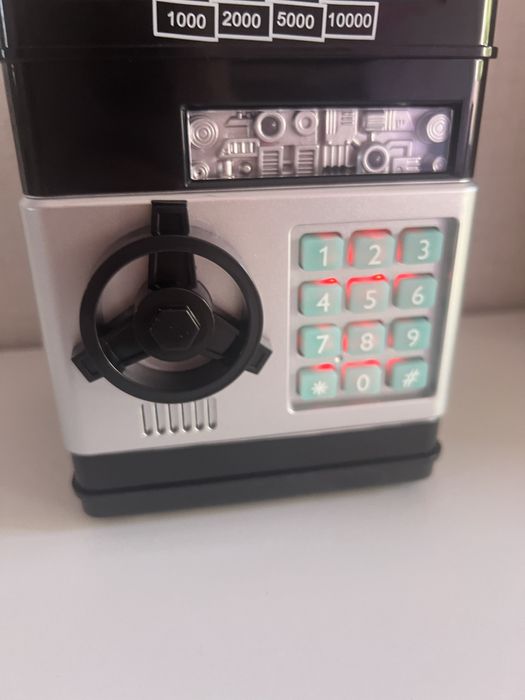 Касичка сейф Moneybox 23545 – с ПИН код, черен цвят