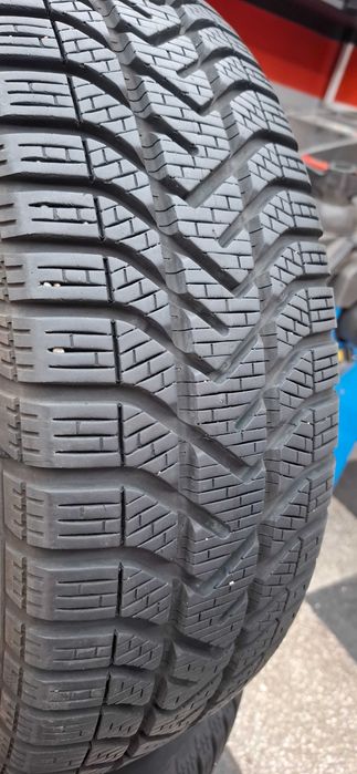 4 бр. 195/65/15 Pirelli 6.8mm грайфер, дот 21г. Безплатен монтаж