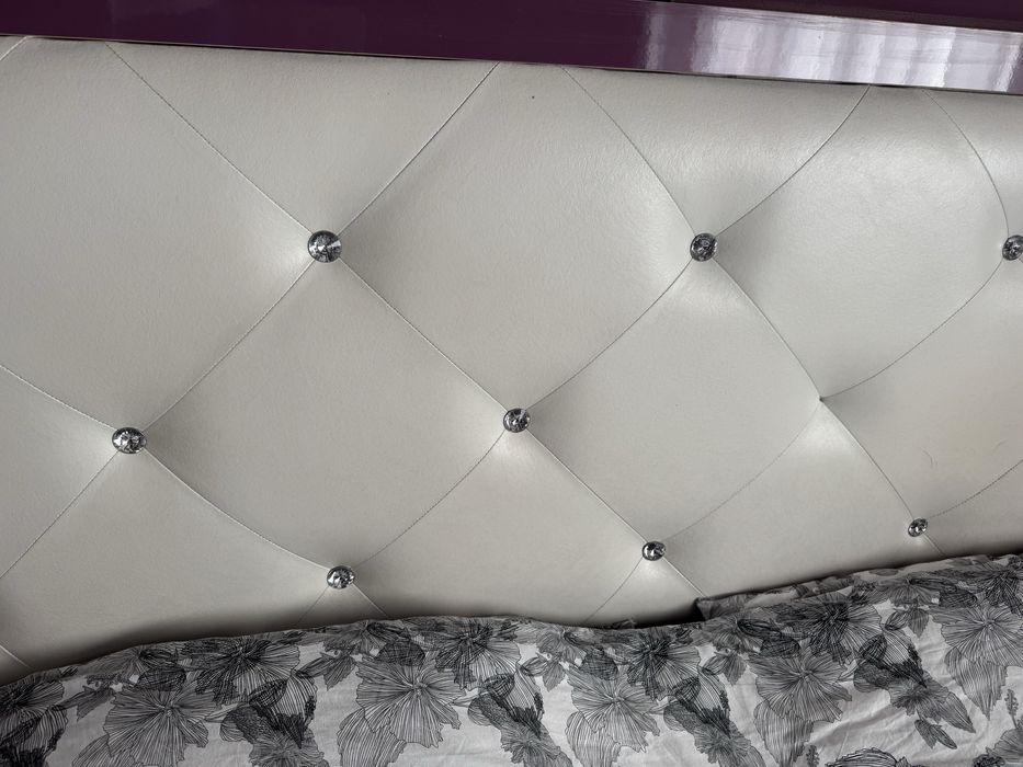 Спален комплект с включвен матрак