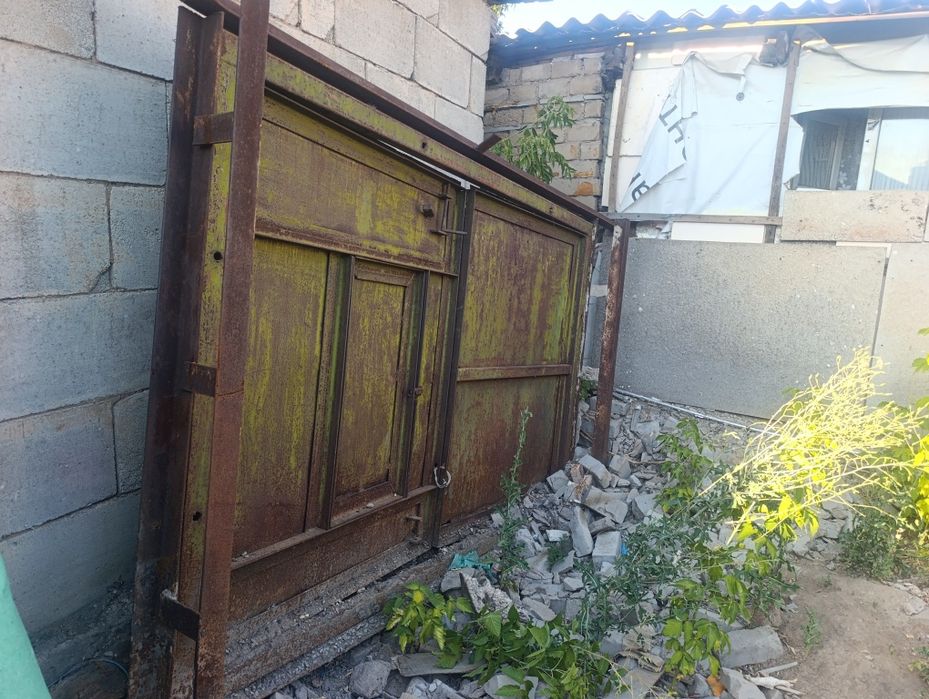 Продам ворота на гараж