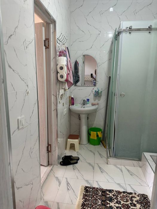 Samarqand Darvoza ko'chasida uy sotiladi