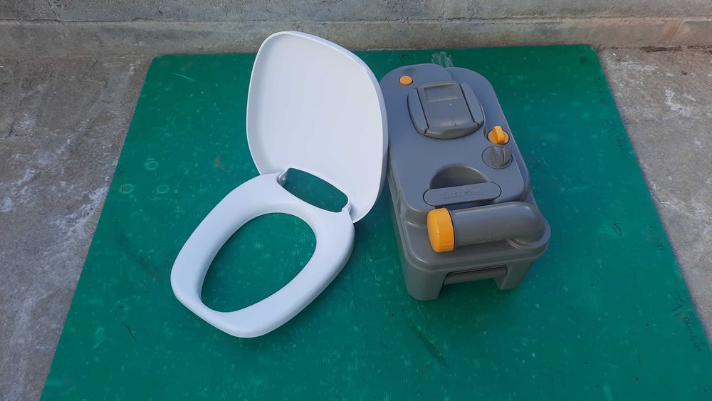 Химическа тоалетна THETFORD