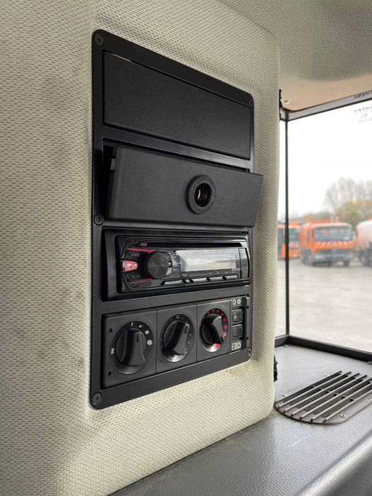 Măturătoare stradală SCHMIDT mai multe pe stoc si Euro 6