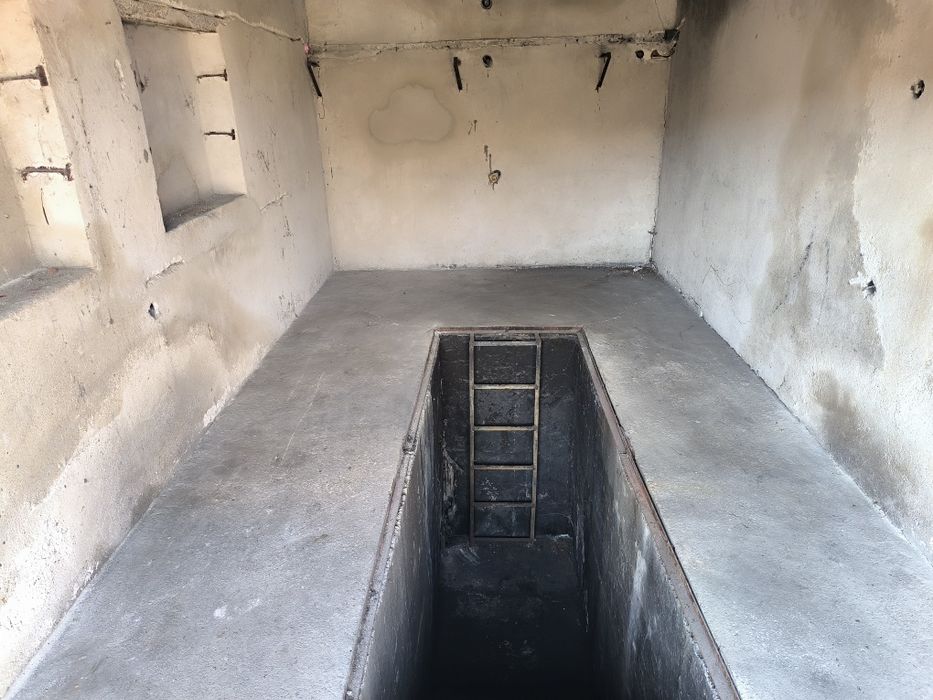 Продавам масивен гараж в района на жк Самуил