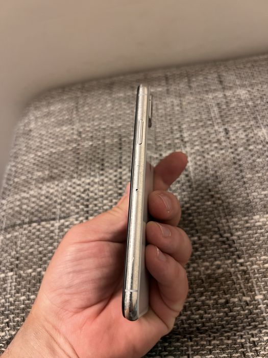 iPhone X Silver 64 GB baterie 92 %