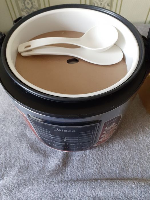Мультиварка Midea