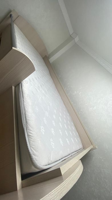 Кровать двух ярустный