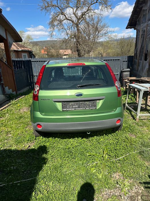 Ford Fiesta 1.3 benzina adusa recent masina personala
