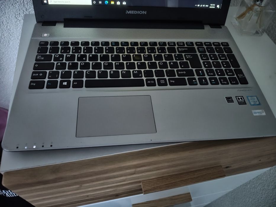 Akoya E6424 i5 gen 6