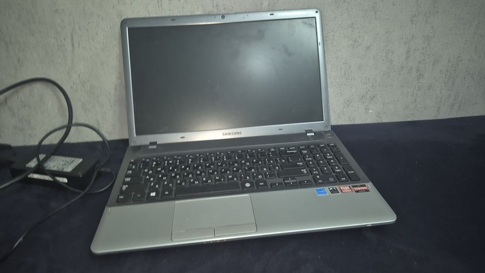Ноутбук samsung SAMSUNG