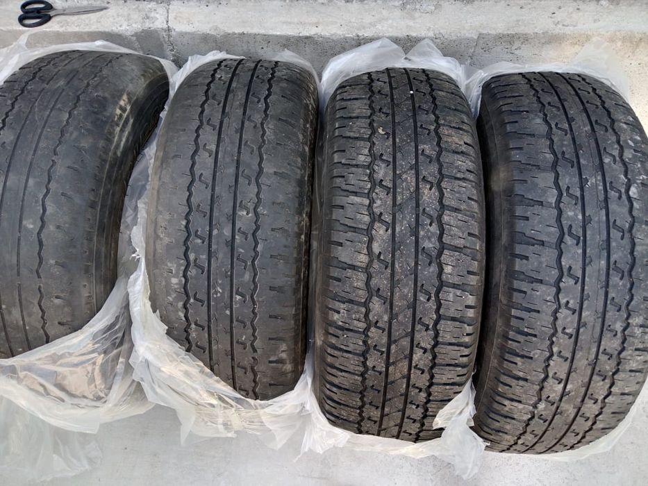 Продам покрышки R17 всесезонные б/у