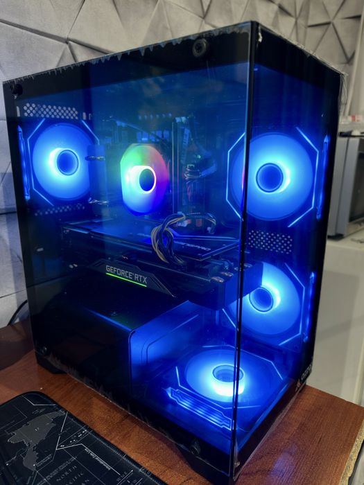 Full komplekt kuchli kompyuter va 4K monitor