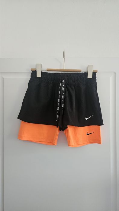 Спортни къси панталони