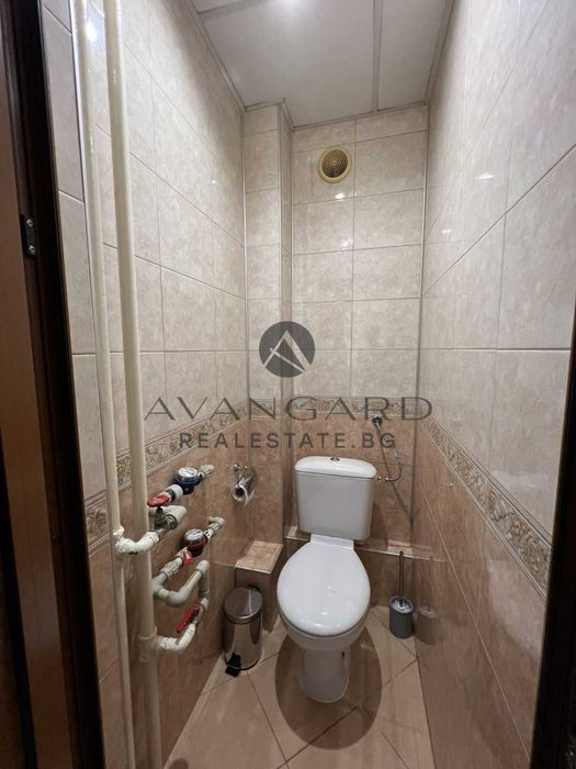 Продава се Тристаен апартамент в Пловдив, Кършияка - 85 кв.м за 1942 €/кв.м - Снимка #10