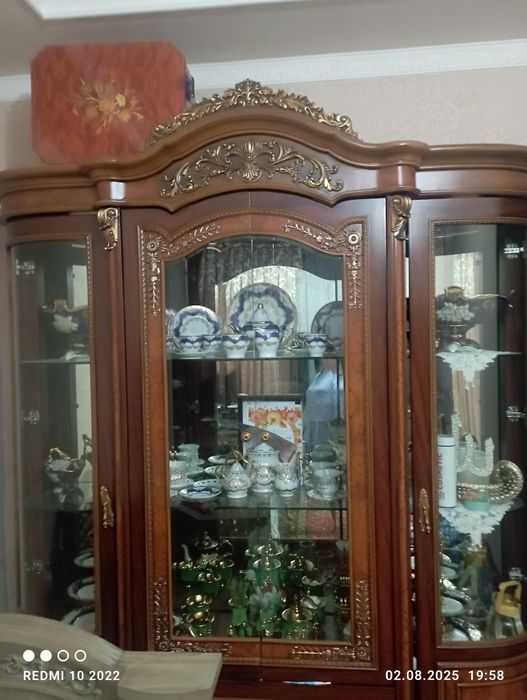 Коричневый стенка