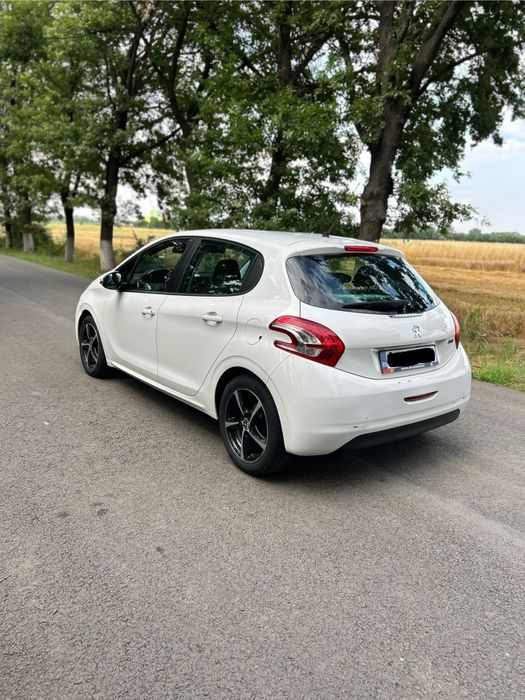 Peugeot 208 2013