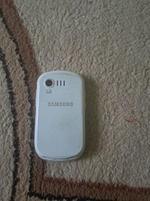 Продам самсунг телефон