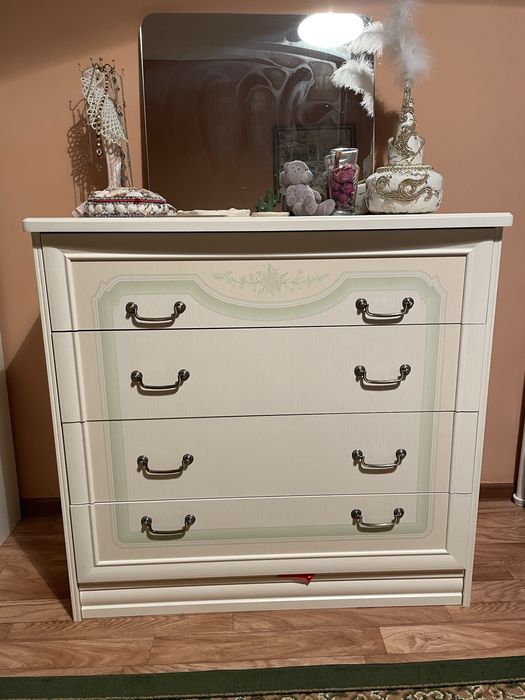 Шкаф и комод в спальню