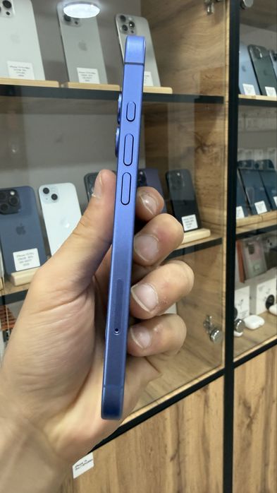 iPhone 16