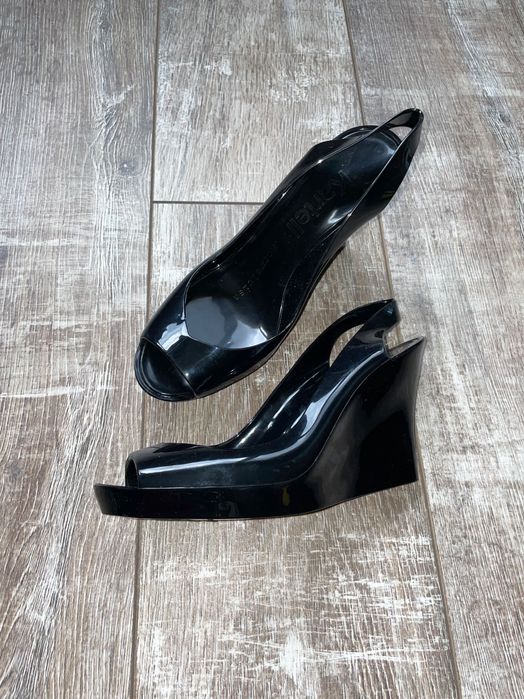 Нови черни силиконови сандали на платформа 40 номер Kartell