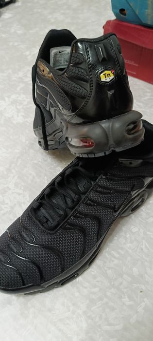 Продам мужские кроссовки - великаны