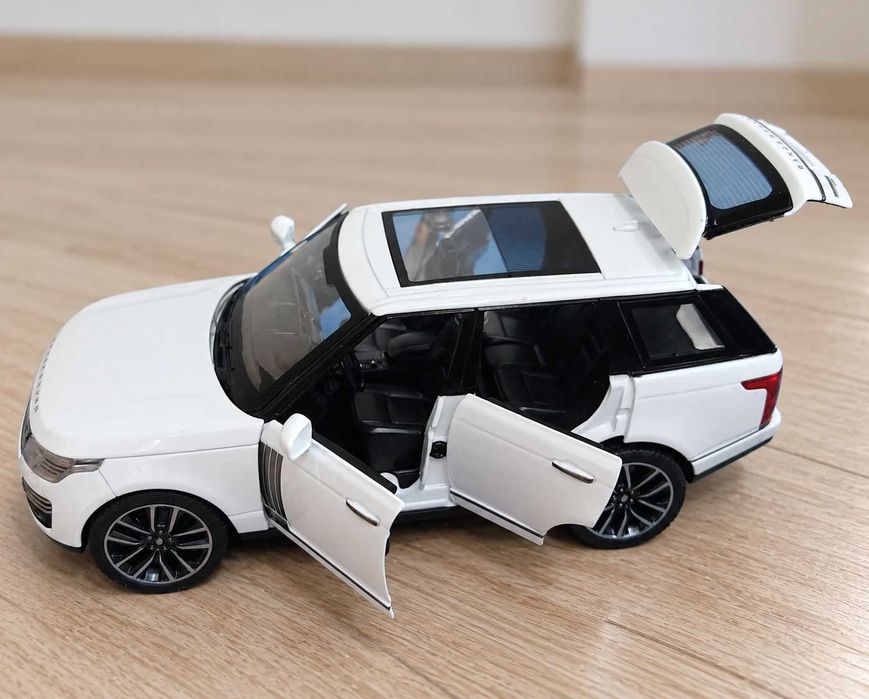 Метална кола макет Range Rover 1:32 – светлини и звук, играчка подарък за момче