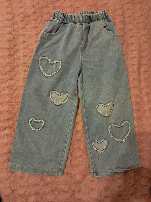 Детски дрехи за момиче 4- 5 години. осени в много добро състояниуе.