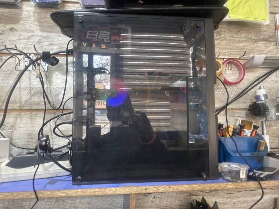 komyuter sotiladi 32 manitor