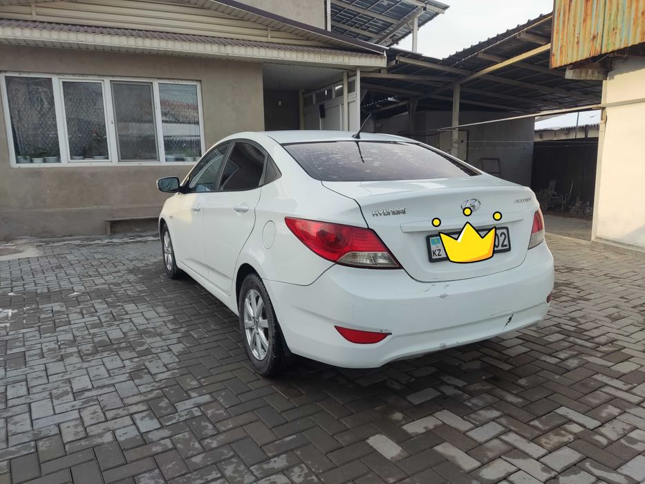 Хюндай акцент 2013