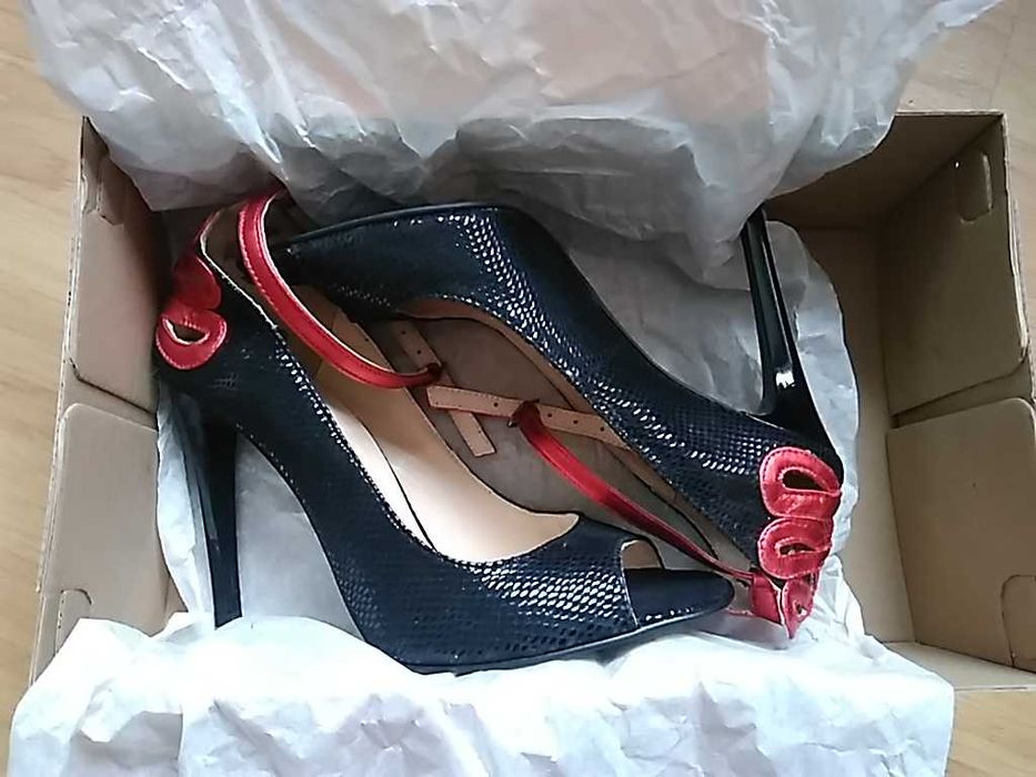 Vand pantofi Noi stiletto din piele - numar 38