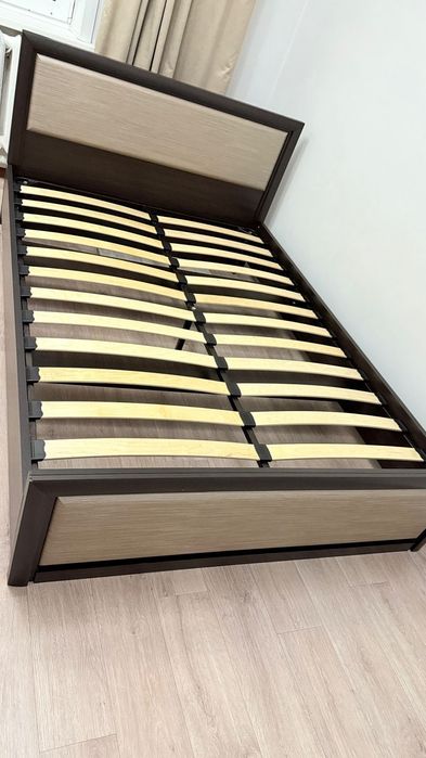 Продам спальный гарнитур