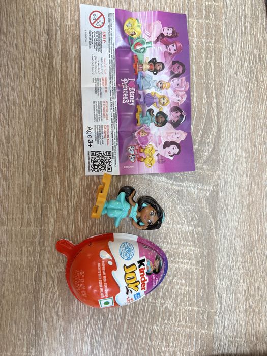 Kinder Joy Disney princess 2025