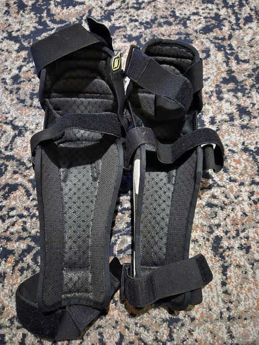 Genunchiere protectii Oneal