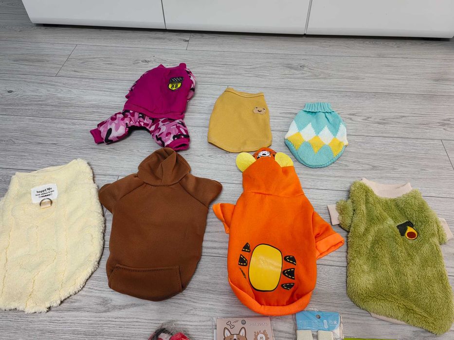 Дрешки за малки порода кученца и чорапки