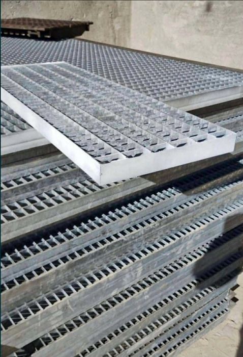 Trepte zincate galvanizate
